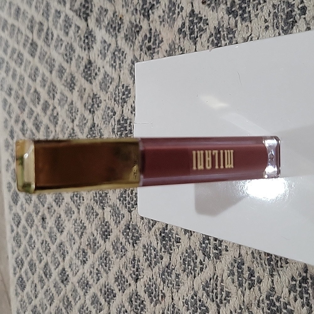 Milani 09 Velvet Satin Lip Cream